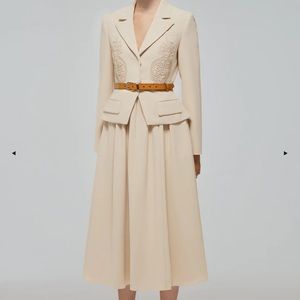 Brand New✨- Tailored Crepe Midi Dress